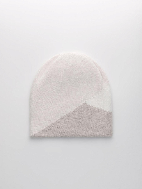 Шапка двойная с пухом енота PR 25003