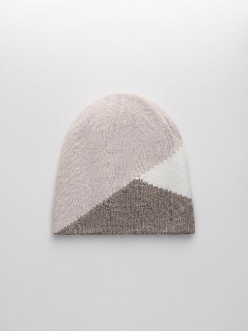 Шапка двойная с пухом енота PR 25003