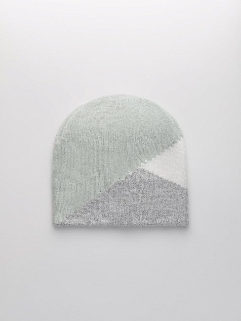 Шапка двойная с пухом енота PR 25003