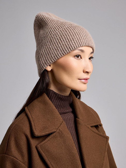 Шапка одинарная с пухом енота PR 25009